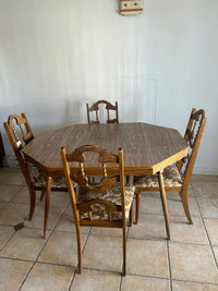 Vintage table & Chairs