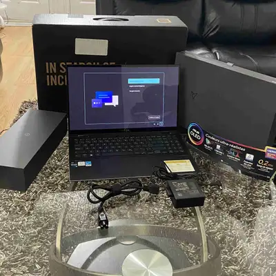 ASUS Zenbook Pro 15 Flip OLED-Comme neuf (i7, 16Go RAM, 1To SSD), View more