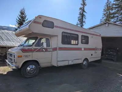 1985 Chevy van 30 motorhome 140000km Selling my motorhome as my family is growing and we need someth...