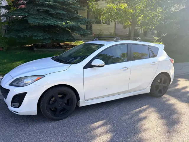 2010 Mazda 3 Hatchback with Roof Rack