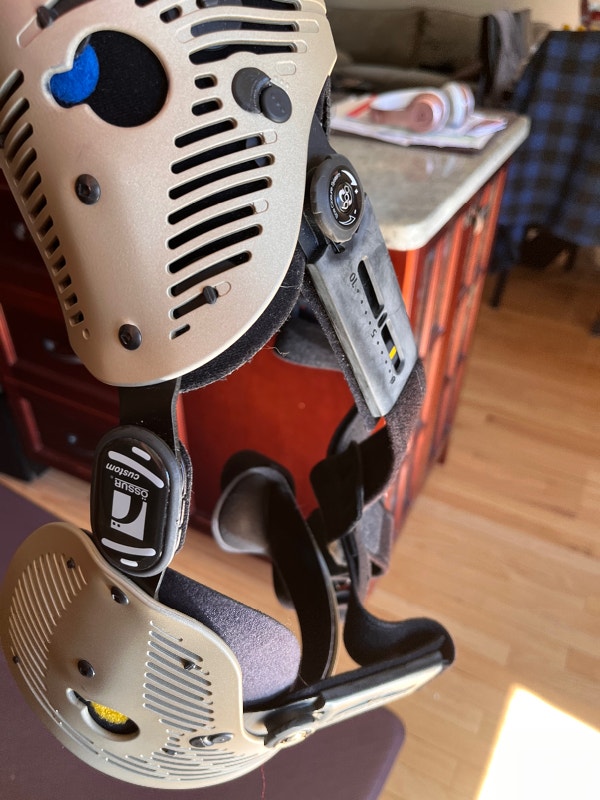 Ossur unloader one custom knee brace Health & Special Needs