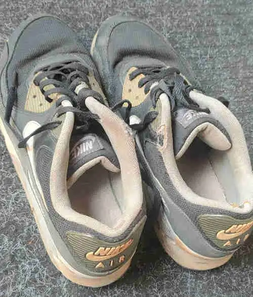 Nike Air size US 11 in Men's Shoes in City of Toronto - Image 2