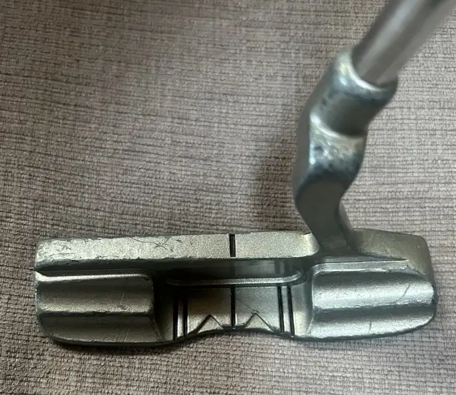 NODOUBT ZVIII  left-handed putter by Goliath in Golf in Hamilton - Image 6