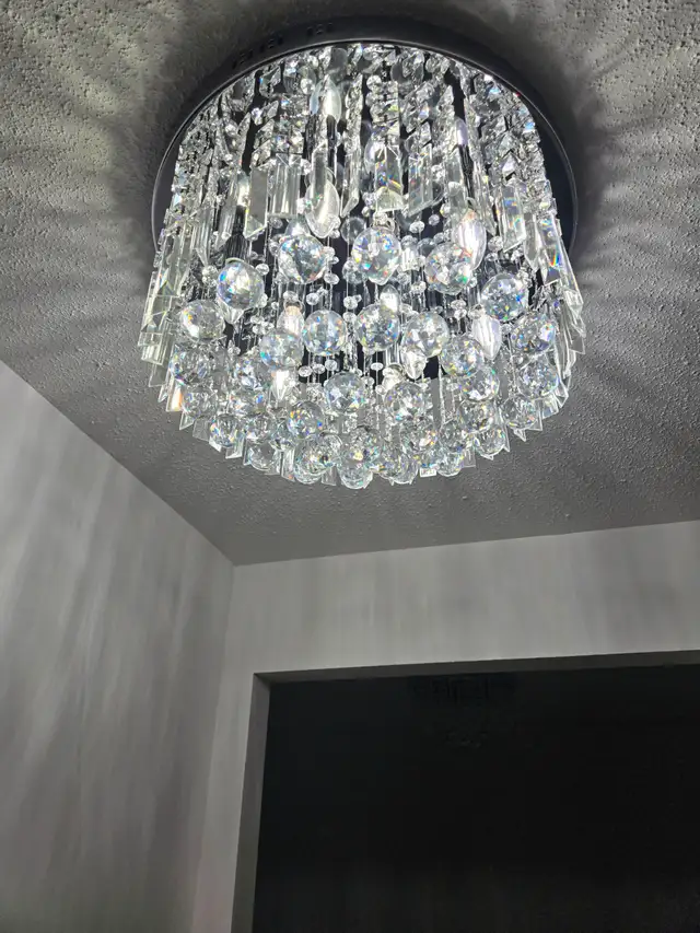 Selling 5 crystal ceiling lights