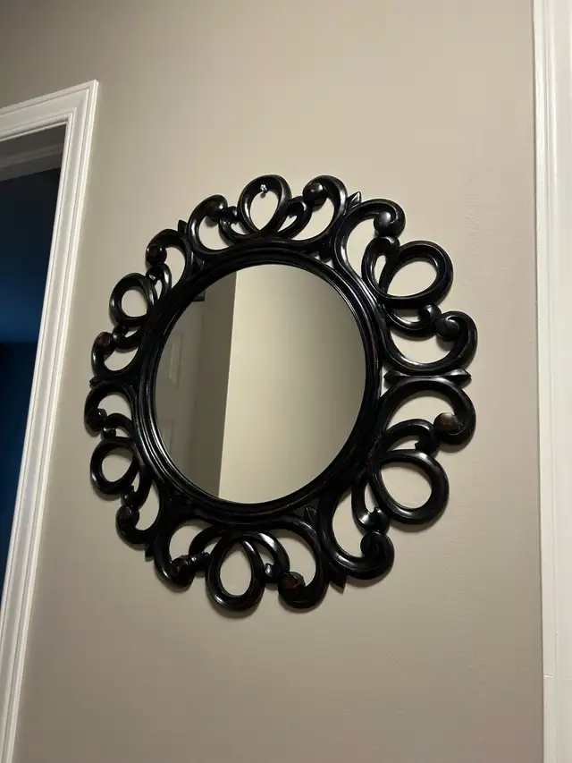 Mirror Mirror513992244498933762