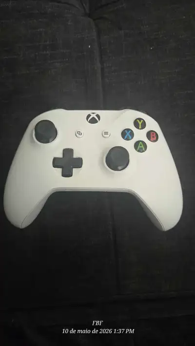 Manette Xbox One blanche, View more