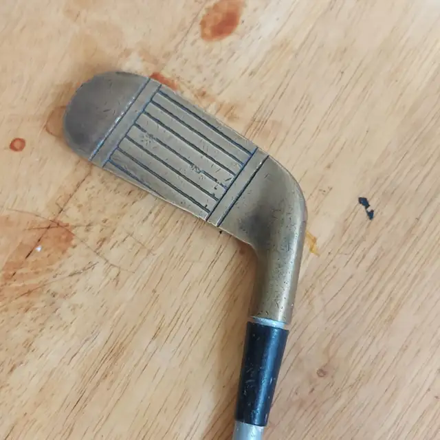 Vintage Brass Dual Sided/Reversible Chipper Club (LH/RH) - $30 in Golf in Belleville - Image 3