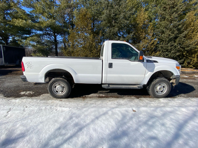 2014 Ford F350, 86000km, 4x4, clean with safty in Cars & Trucks in Ottawa - Image 2