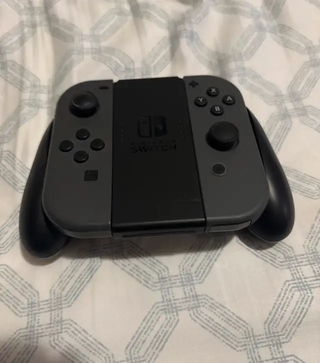 Nintendo Switch OLED in Nintendo Switch in Edmonton - Image 3