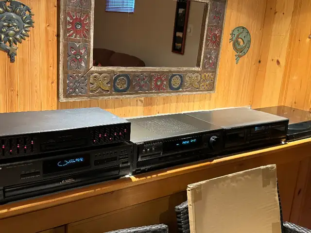 Stereo system - set only in Stereo Systems & Home Theatre in City of Toronto - Image 8