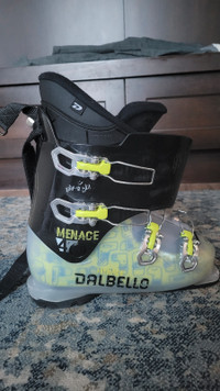 Size 8 Mens Dalbello MENACE 4.0 Ski boots (used)