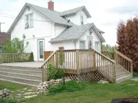3 BDRM HOUSE WITH GRANNY SUITE FOR RENT JUNE 1 $1600/ MONTH