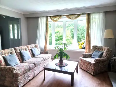McCowan & Ellesmere Furnished Main Floor House 3 Bedrms+ Parking