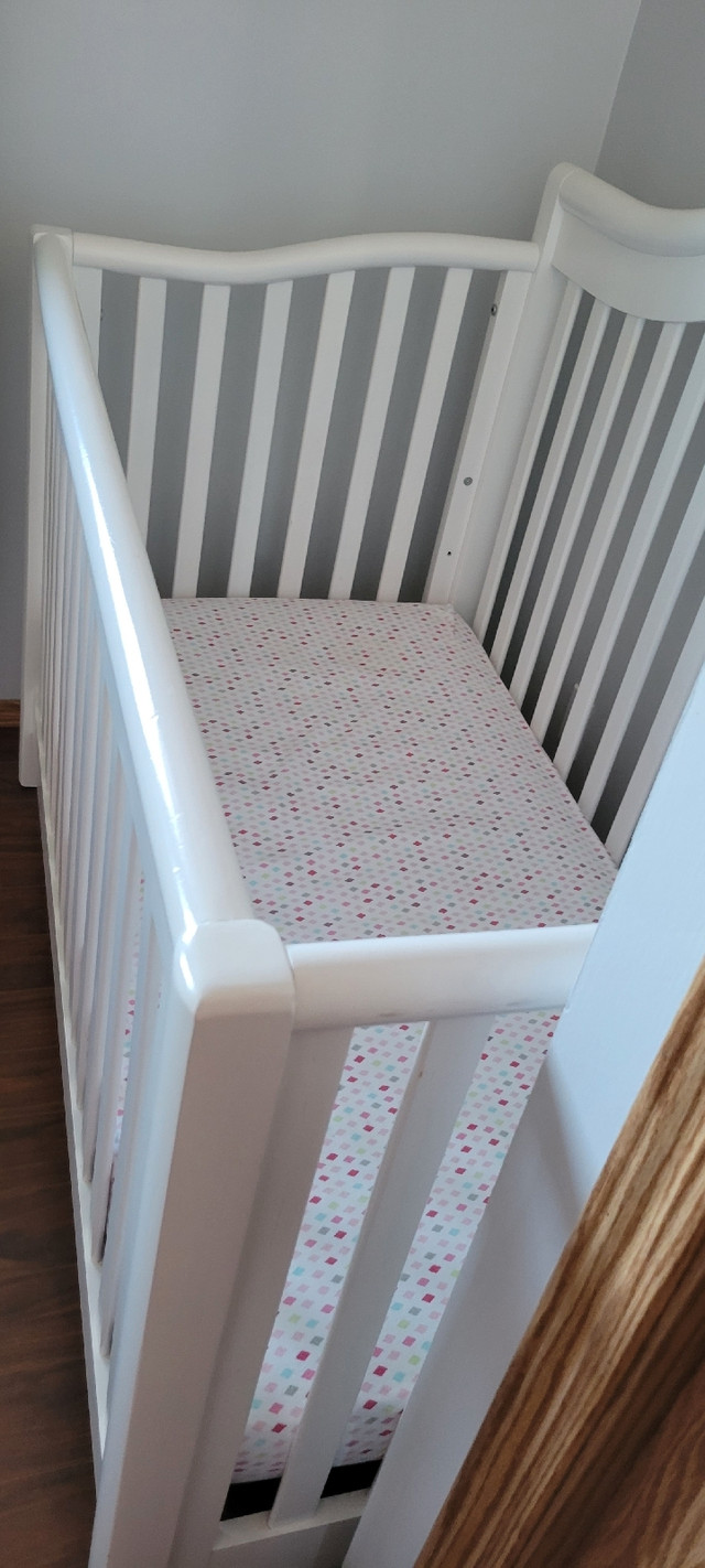 Baby crib in Cribs in Lethbridge - Image 3