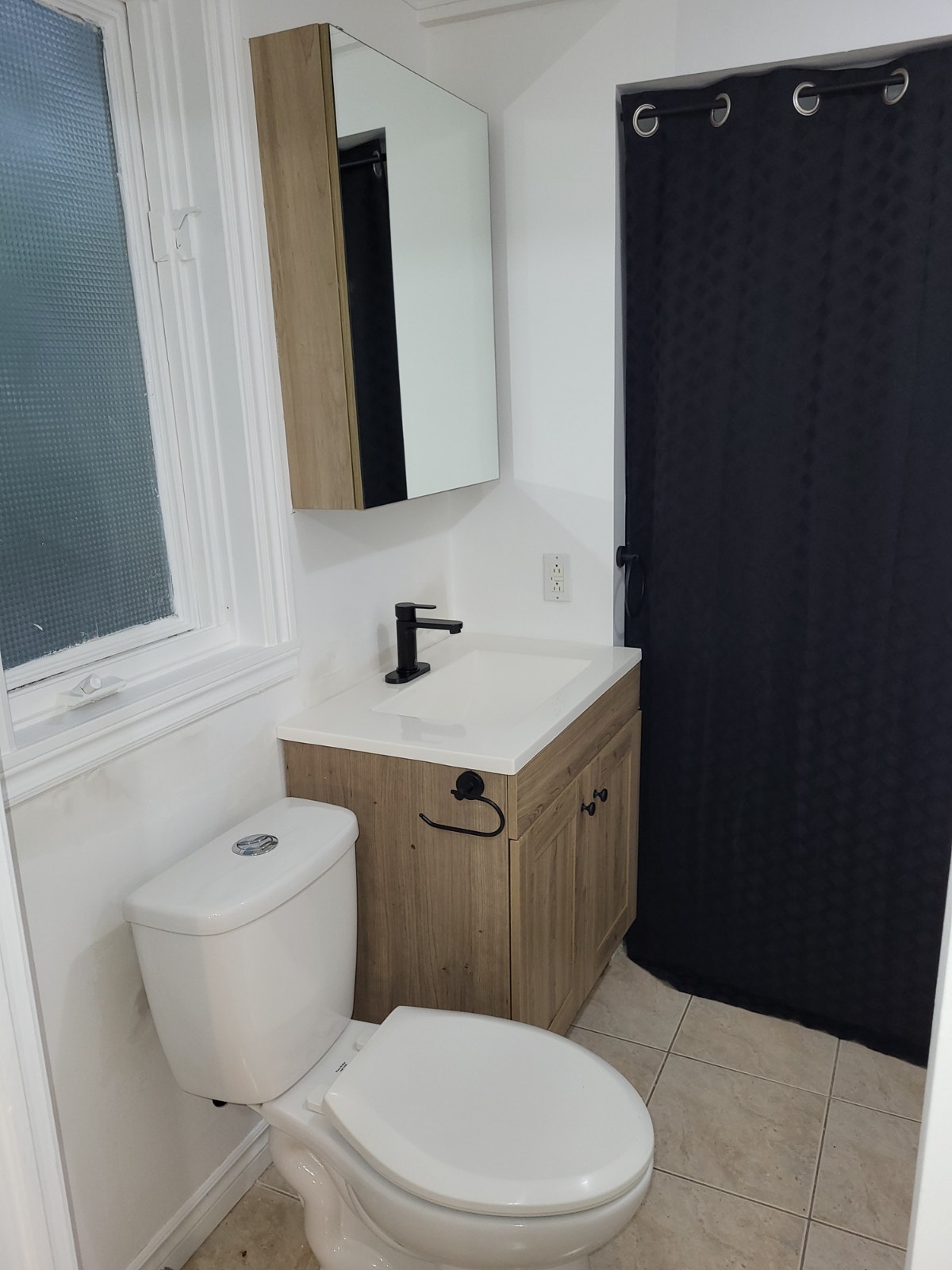 4 1/2 rénové au 2e étage - Vieux-Nord - Internet et Thermopompe — photo 2