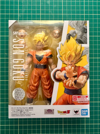 S.H. Figuarts Dragon Ball Z SUPER SAIYAN SON GOKU Action Figure 