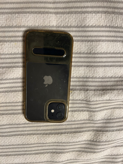 iPhone 12 in very good condition -battery health 84%-64 GB silicone case no marks/scratches Unlocked