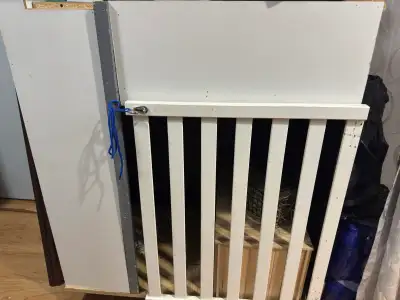 I’m selling my enclosure ( was used for my bunnies but it’s clean and doesn’t smell ). Comes with th...