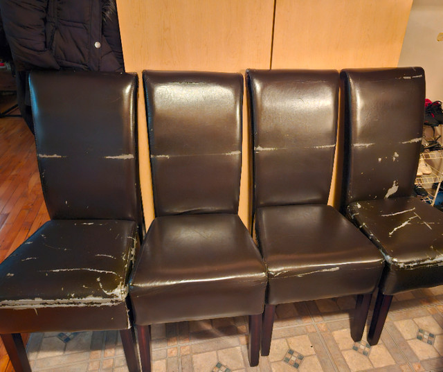 4 chaises parson avec pattes ajustables dans Mobilier de salle à manger et cuisine  à Ville de Montréal