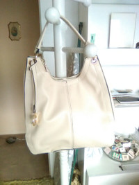 Sac a main en cuir beige