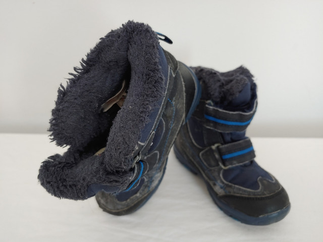 Winter  boots in Kids & Youth in London - Image 2