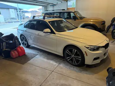 128,000 km, good condition with normal wear for the age and mileage. Has the xDrive AWD system and t...