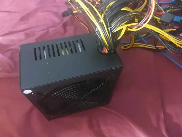 LX1800W Power Supply 1800W with all cables for PC Desktop + 5 gp in System Components in Longueuil / South Shore - Image 7