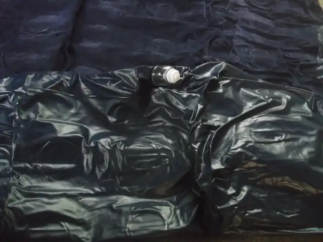 Matelas double gonflable. in Beds & Mattresses in Trois-Rivières - Image 7