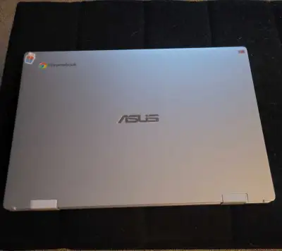 Selling my ASUS chromebook 314 google chrome operating system, Intel processor n4020 14' screen uhd...