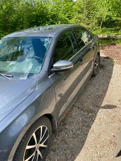 2015 tdi Jetta runs well but needs a alternate has new all weather tires 2 months ago selling as is...