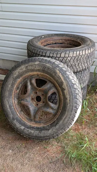 Winter tires off a 2017 Toyota Highlander. 245 65 r17