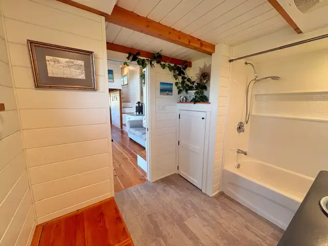Tiny Home on Wheels 36'x10' in RVs & Motorhomes in Comox / Courtenay / Cumberland - Image 8