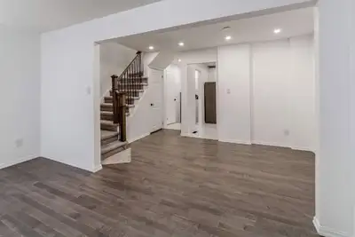 For Rent 3 Beds 2.5 Baths Townhouse in SQ1 Area