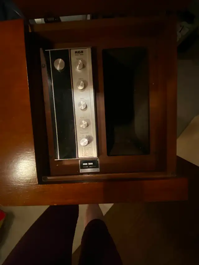 Vintage Stereo Cabinet with RCA Radio and Garrard Turntable in Stereo Systems & Home Theatre in Oakville / Halton Region - Image 4