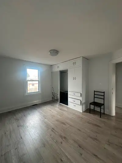 Rooms / Bsmts for rent in Scarborough several locations