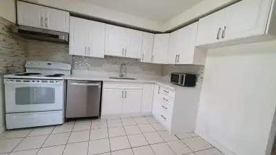 Clean and spacious home ideal for students or young professionals. Convenient layout with multiple w...