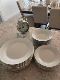 Set of 8 - Classic White Dish Se