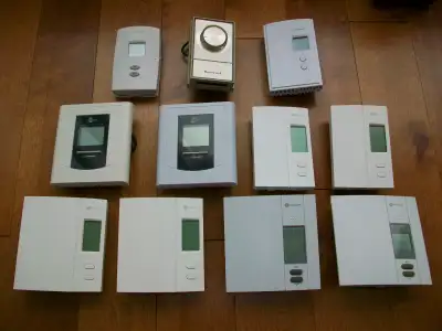 Lot 11 Thermostats Honeywell TH1100DV1000 T498A-1000-3 Ouellet +, View more