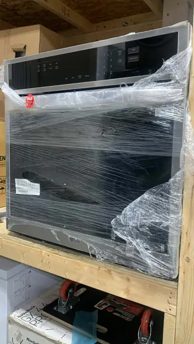 Wall Oven 4.7 cuft. LG 6.3" Screen, 8 Broil OB-PRICE DROP, View more