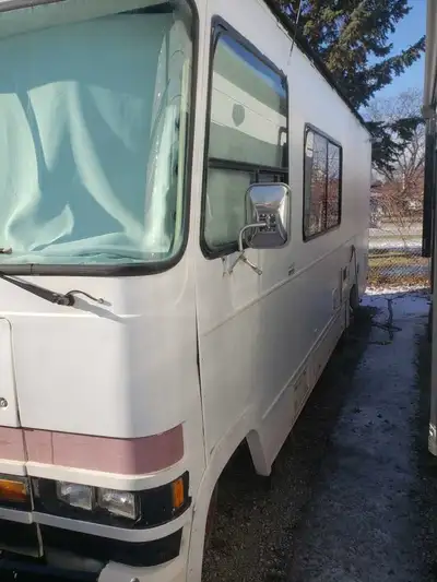 1991 Fleetwood flair motorhome. 22ft. This is a stationary unit. The engine and transmission was sol...