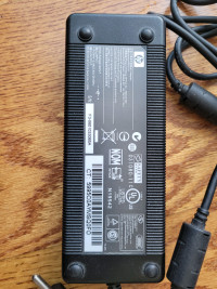 Dell AC adapter 180W   DW5G3 19.5V 9.23A