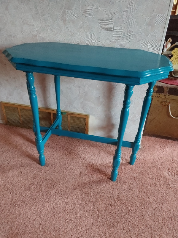 Antique hallway / console table in Coffee Tables in Edmonton