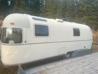 Nice shape Argosy trailer. New tires, new brakes, new fridge, new plumbing, new flooring, new foam,...