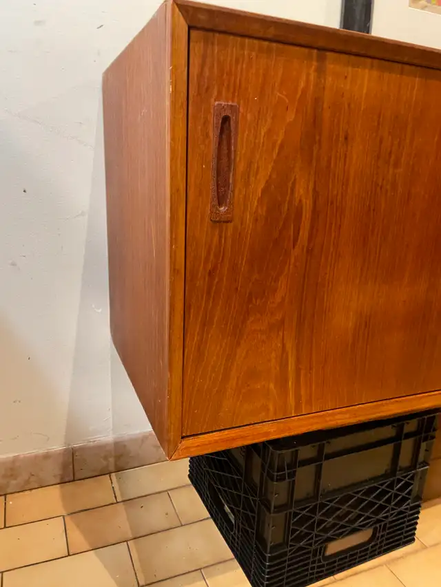 MASSIVE Mid-Century Modern Teak Sideboard in Dressers & Wardrobes in City of Toronto - Image 9