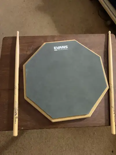 Great condition. Best practice pad brand out there. It’s yours for 20$ Email for arrangement. Thanks
