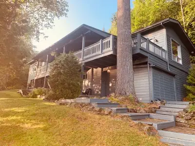 Lakefront 4-Bedroom Home for Rent La Conception, Quebec