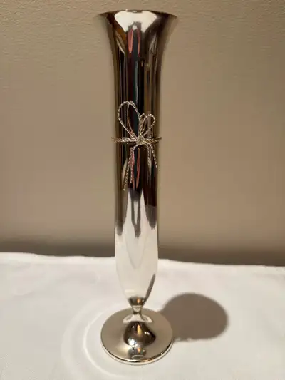 Vera Wang Silverplated “Love Knots” Bud Vase/Gift Box, View more