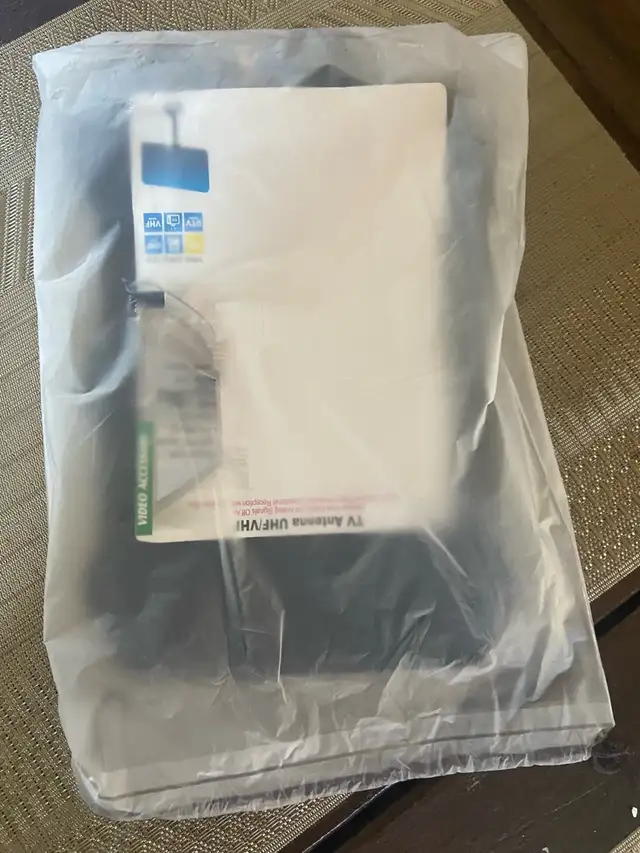 digital tv antenna  in Video & TV Accessories in St. Catharines - Image 5