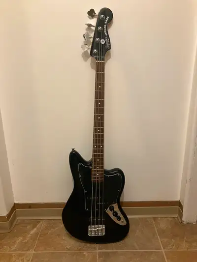 Great short scale bass. Great condition. No trades thank you.