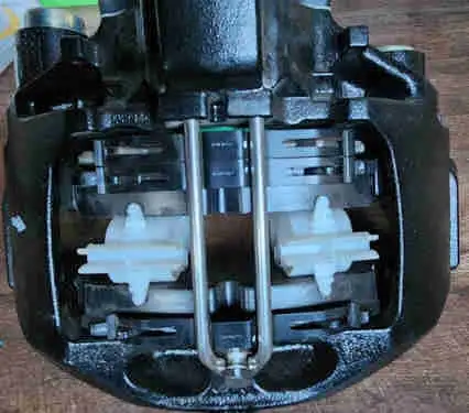 Heavy duty truck and trailer parts in Other Parts & Accessories in Kitchener / Waterloo - Image 3